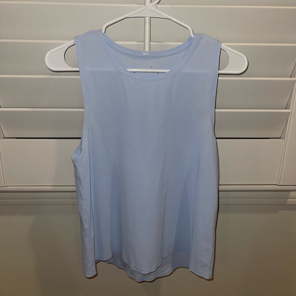 super cute and comfy lululemon top